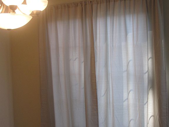 Dining room w/o furniture