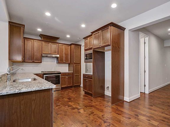3rd image of 435 Roebling Ct