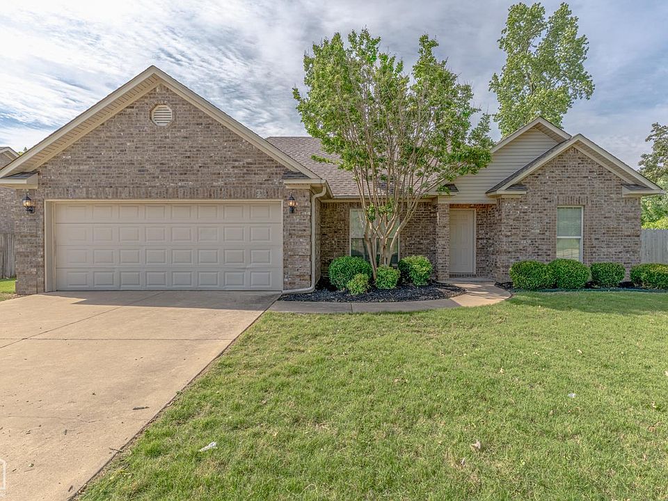 1st image of 401 Brookstone Dr