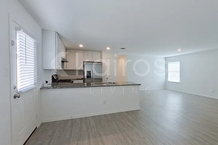 14318 Calaveras Crk — Photo 4