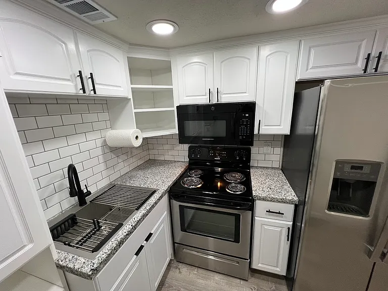 349 San Diego St — Photo 15