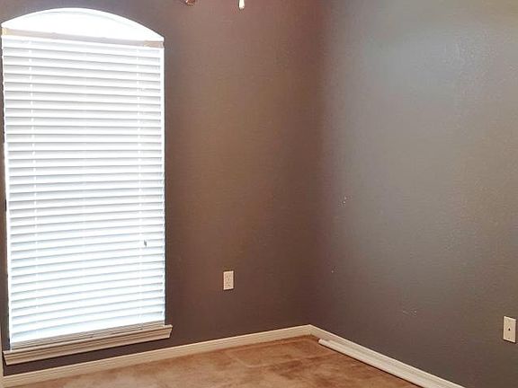 4th image of 2511 Merle Dr