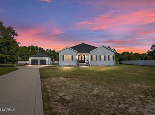 90 Oak Hill Dr, Dunn, NC 28334
