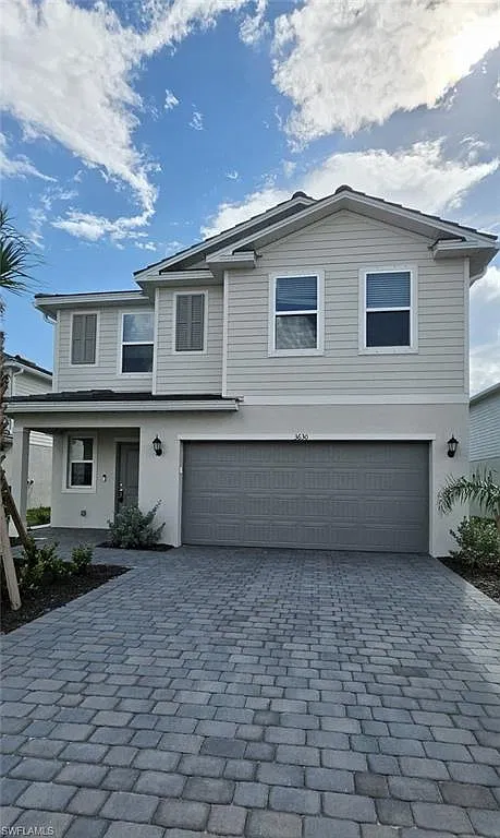 5 bed, 2.5 bath, 2092 sqft, $2,850 — Photo 2