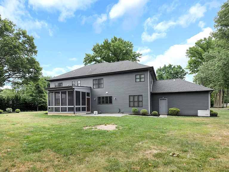 160 Sycamore Rd — Photo 40