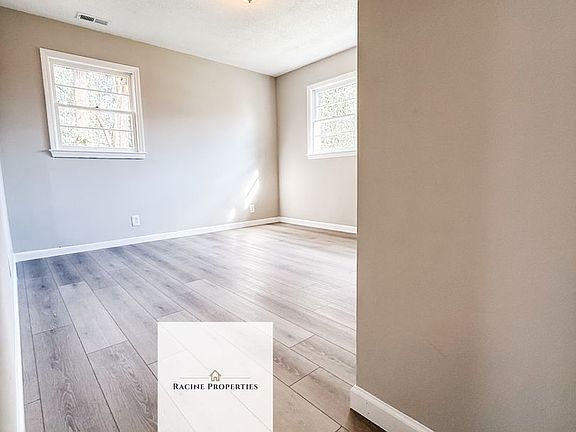 5th image of 543 Owen Dr