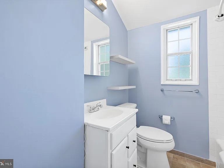 2512 N Dearing St — Photo 30