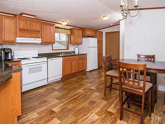 5th image of 22 Wheatland Dr