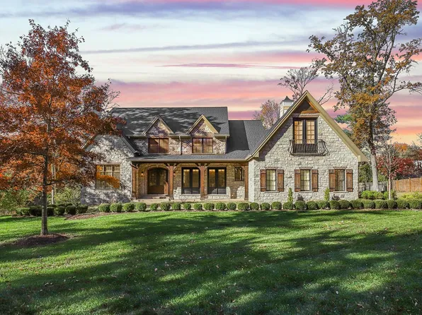 107 Graybridge Rd, Saint Louis, MO 63124