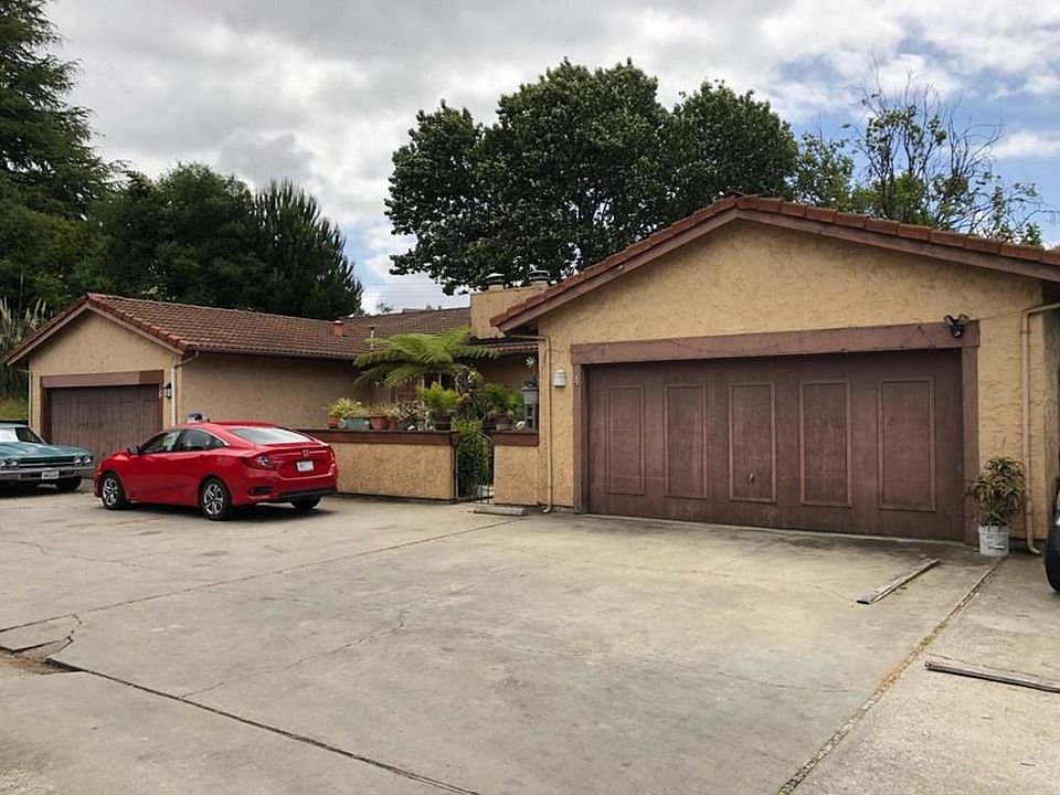 1st image of 6 Honeysuckle Dr