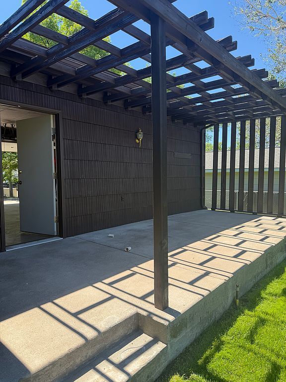 267 17th Ave S - Property Image