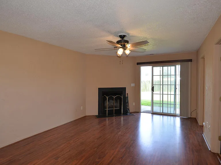4200 Beasley Ct — Photo 7