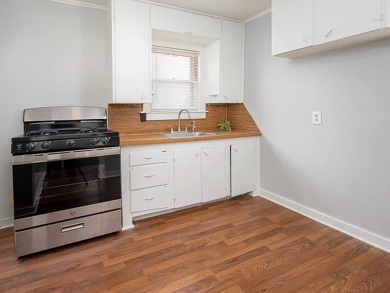 2415 N Linn Ave — Photo 17