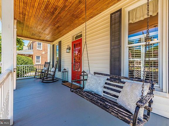 Exterior Front-Porch Detail