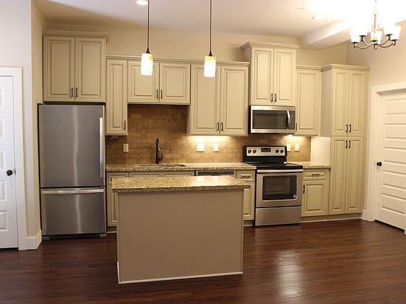 2nd image of 2402 Broadmoor Dr #4201CC
