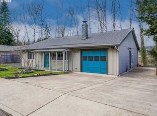 2030 W Harrison Ave, Cottage Grove, OR 97424