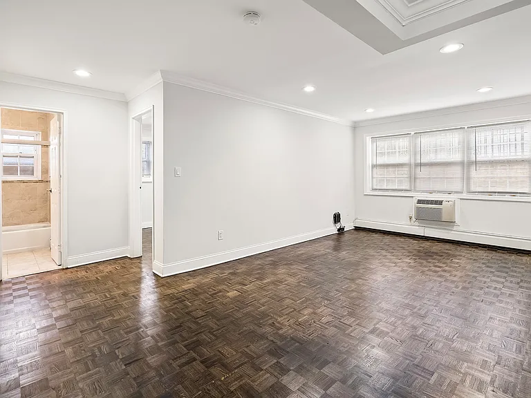 48 Roseland Avenue Apartments — Photo 10