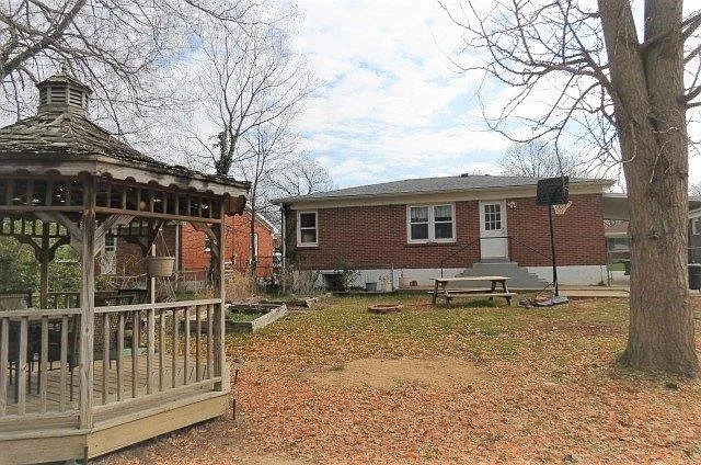 188 Sunset Dr photo 1