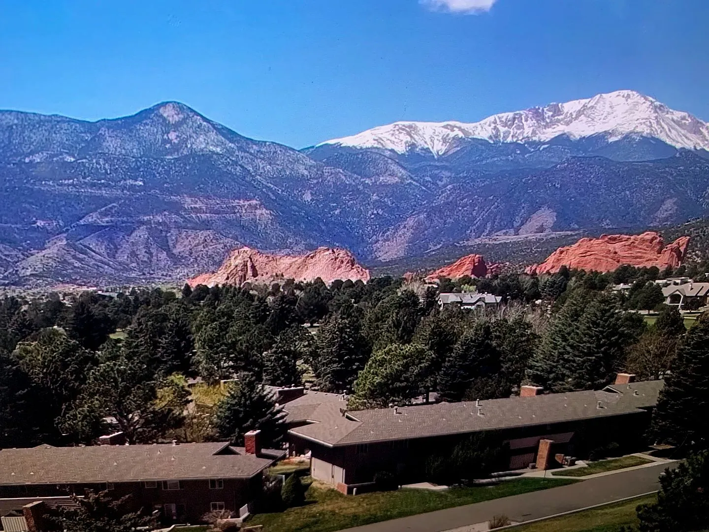 2 Bedroom Townhome in Kissing Camels with Golf Course views!! — Photo 2