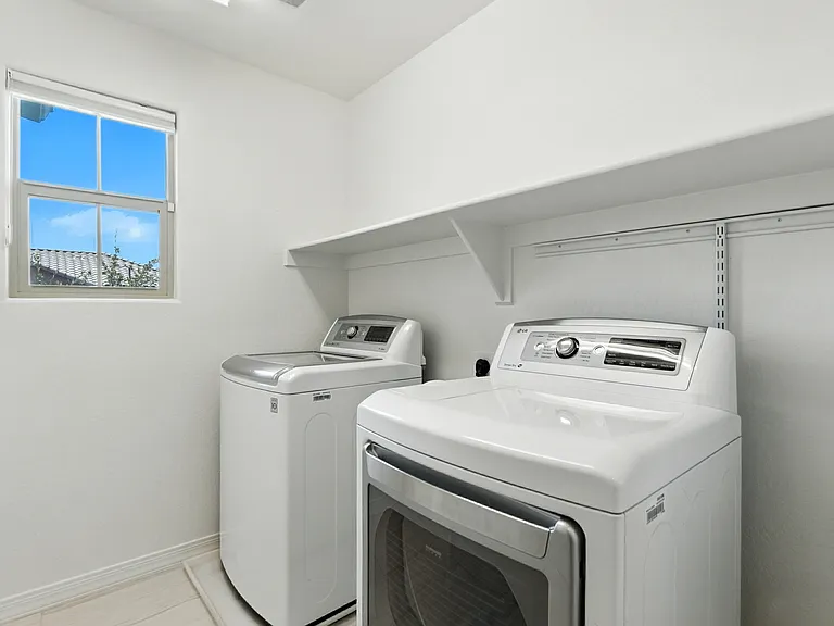 4644 E Beck Ln — Photo 37