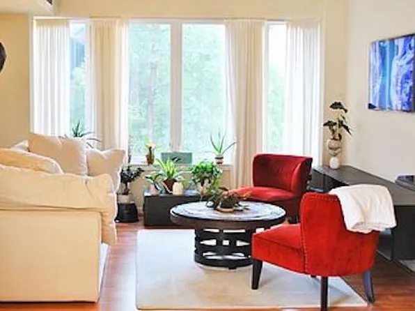 1045 31st St NW APT 301, Washington, DC 20007