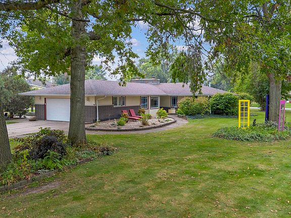 4th image of 7991 Forestview Dr