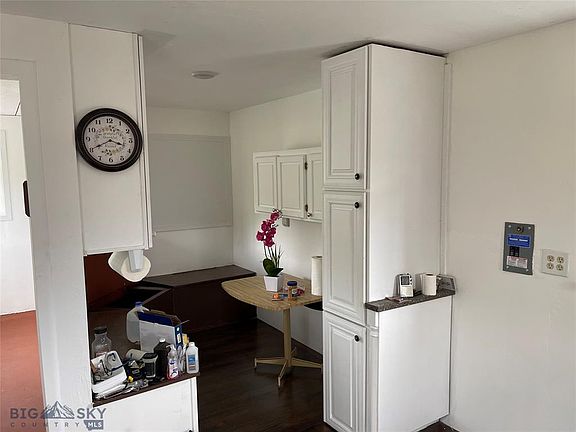 2nd image of 10 Miners Hill Rd