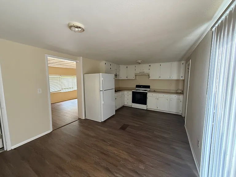 3122 Moody Ave — Photo 12