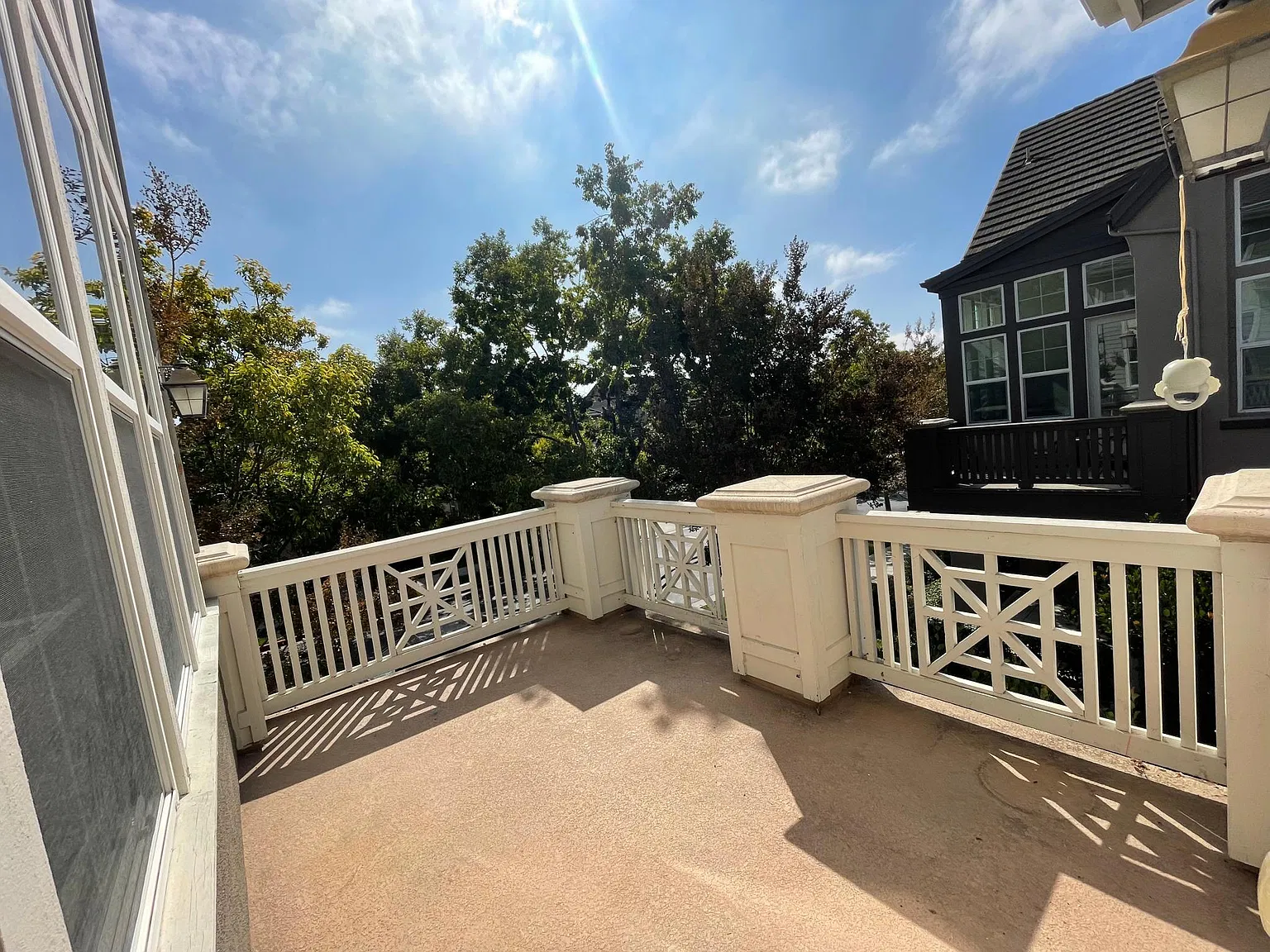 4 bed, 1917 sqft, $4,500 — Photo 2