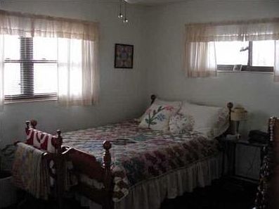 3rd image of 305 S Palisades Dr