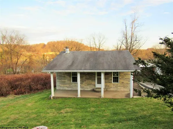 107 Trolley St, Fairmont, WV 26554