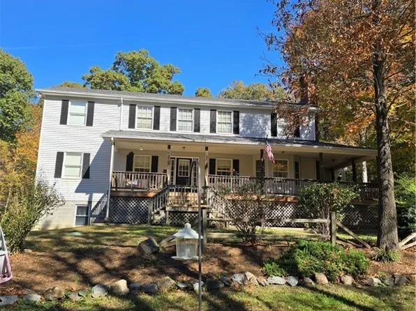 18122 Genito Rd, Amelia Court House, VA 23002