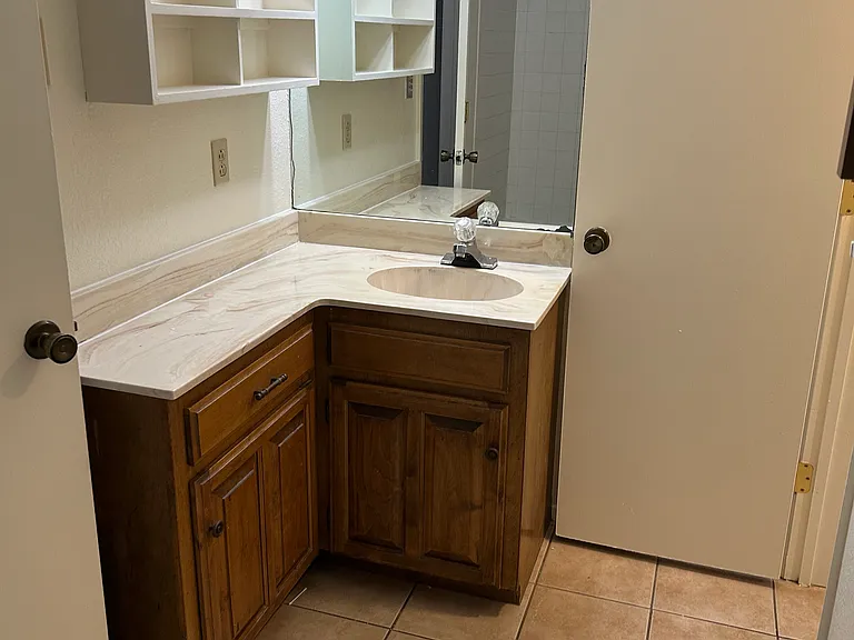 28 Teakwood Ln — Photo 4