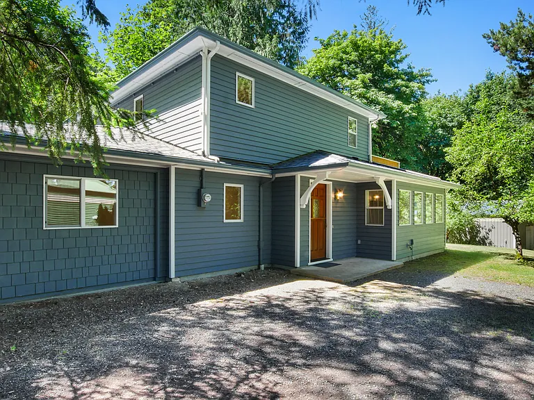 21017 SE 82nd St — Photo 3