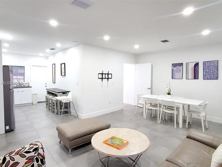 510 NE 66th St #1 — Photo 6