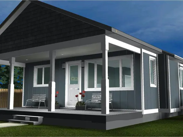 108 Iroquois St, Elk Rapids, MI 49629