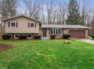1220 Redbud Dr, Chesterton, IN 46304