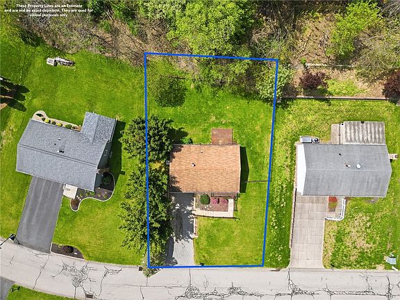5th image of 3522 Woodlake Dr