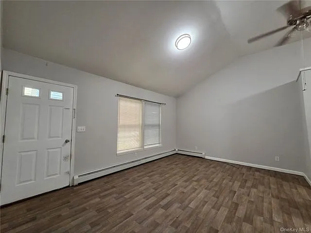 2 bed, 1.0 bath, 800 sqft, $1,900 — Photo 3