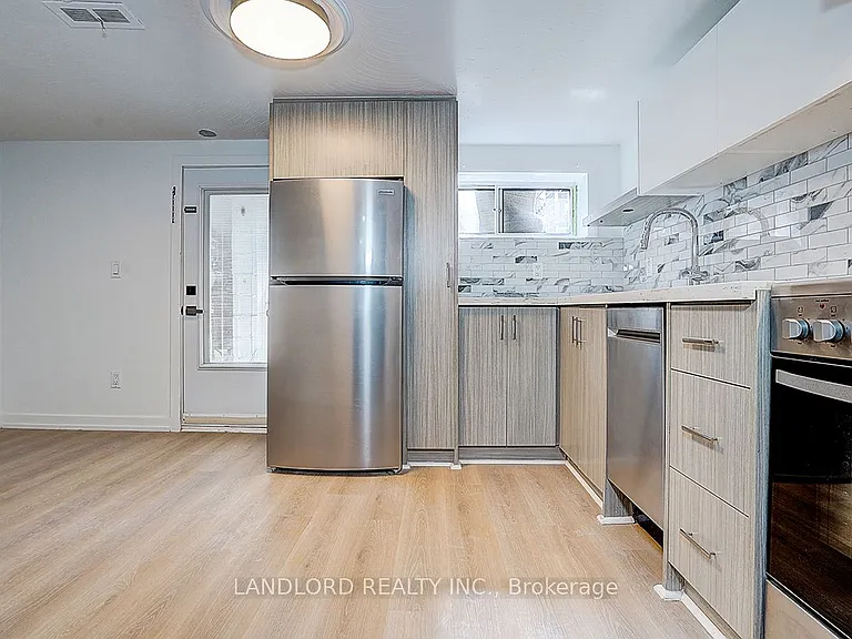 56 Bicknell Ave #LOWER — Photo 20