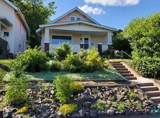 609 E 9th St, Duluth, MN 55805