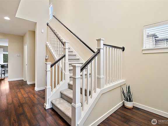 3rd image of 26621 106th Avenue SE