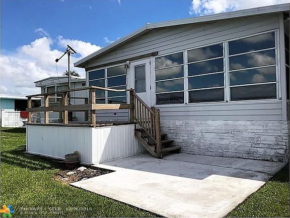 2nd image of 3029 Lakeshore Dr