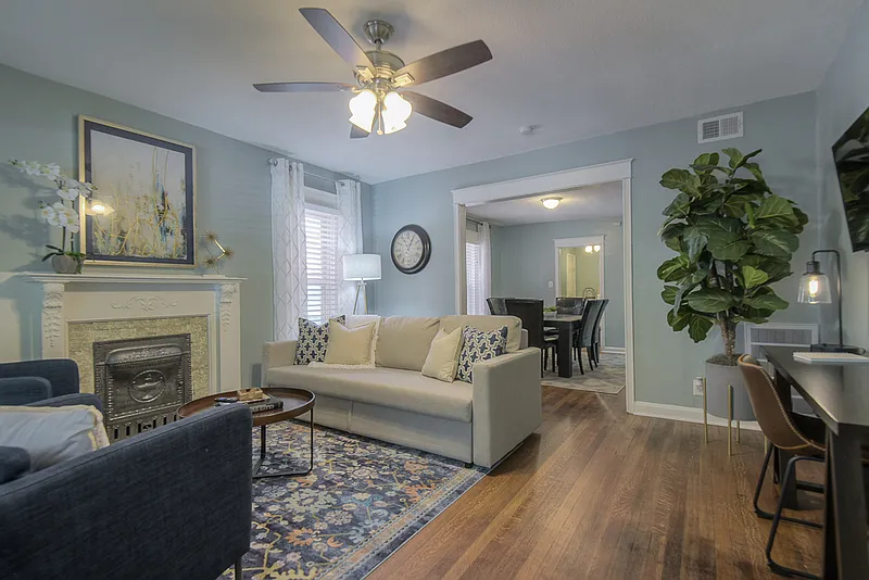 2 bed, 1.0 bath, 850 sqft, $1,250 — Photo 1
