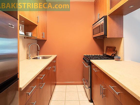 4th image of 303 Greenwich St #2C