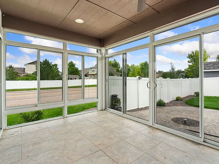 1068 Canal Dr — Photo 27