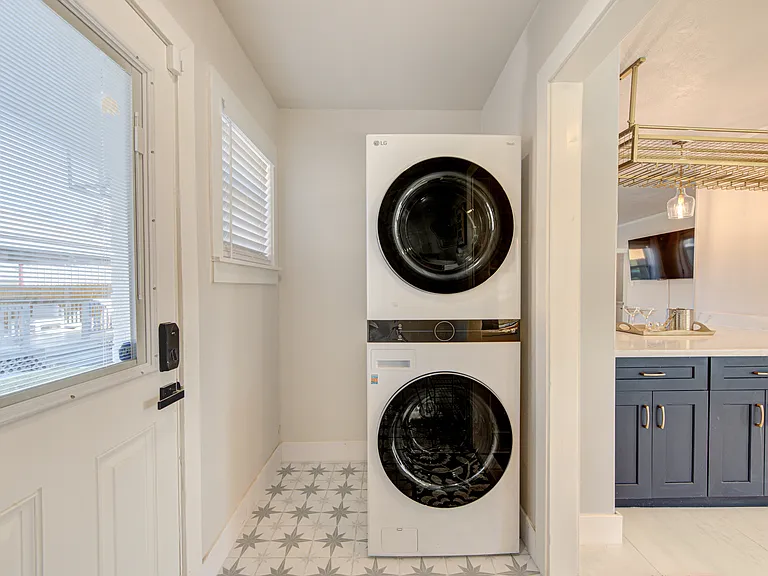 3317 Arbor St — Photo 43