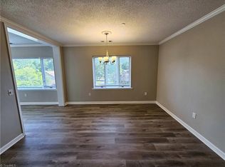 2327 Bermuda Vlg, Advance, NC 27006