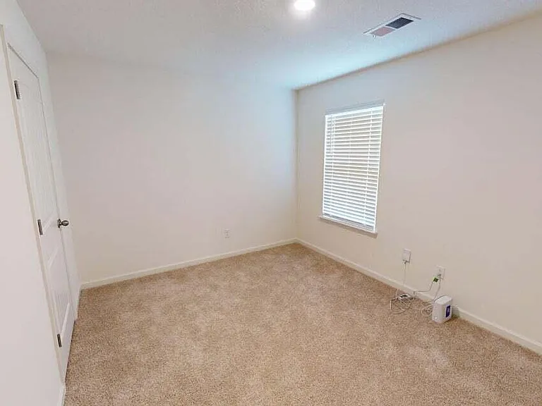 2427 Hyacinth Ln — Photo 11
