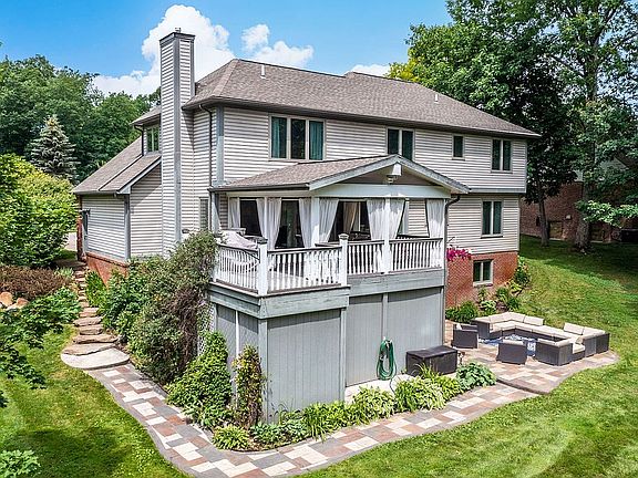 4th image of 984 Wildbrook Ln